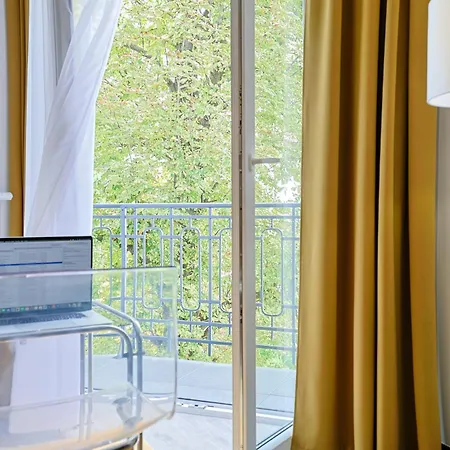 Duo Tones, Art & Nature, Parking *