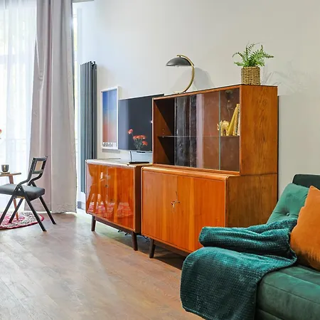 Duo Tones, Art & Nature, Parking *