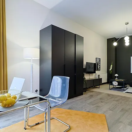 Duo Tones, Art & Nature, Parking *