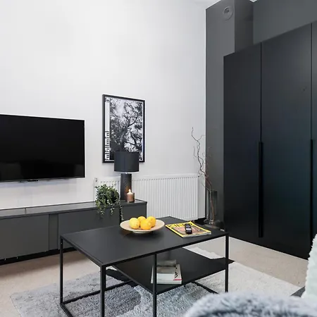 Mono & Duo Tones, Art & Nature, Parking Апартаменты Лодзь