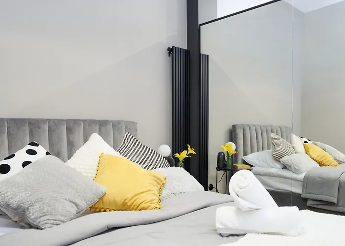 Duo Tones, Art & Nature, Parking *