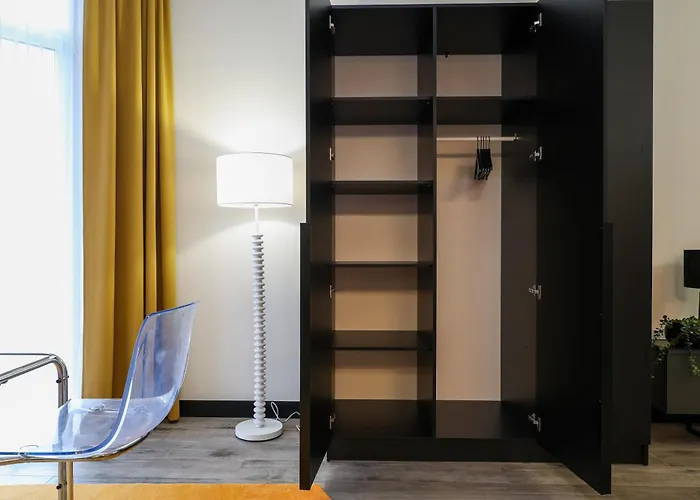 Duo Tones, Art & Nature, Parking 公寓 罗兹