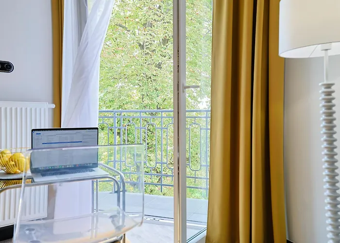 Duo Tones, Art & Nature, Parking *