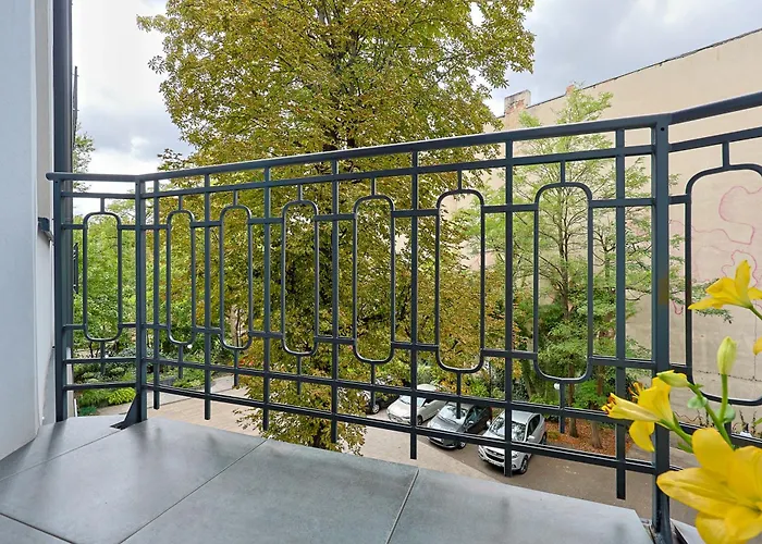 Duo Tones, Art & Nature, Parking 罗兹