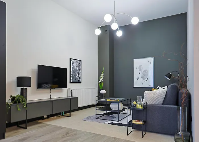 Duo Tones, Art & Nature, Parking * 罗兹