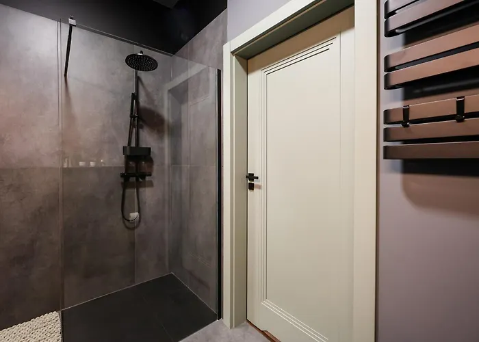 Duo Tones, Art & Nature, Parking 罗兹