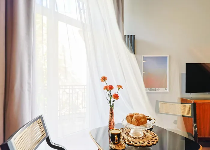 Duo Tones, Art & Nature, Parking Apartman *