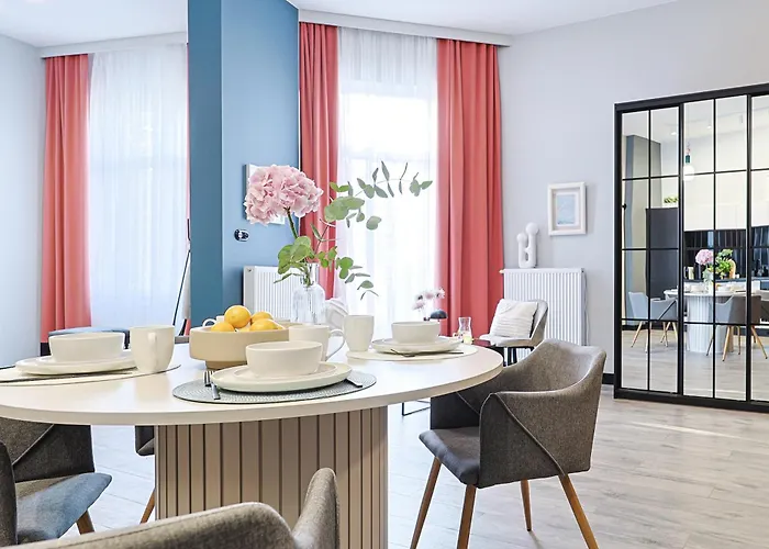 Duo Tones, Art & Nature, Parking Apartman