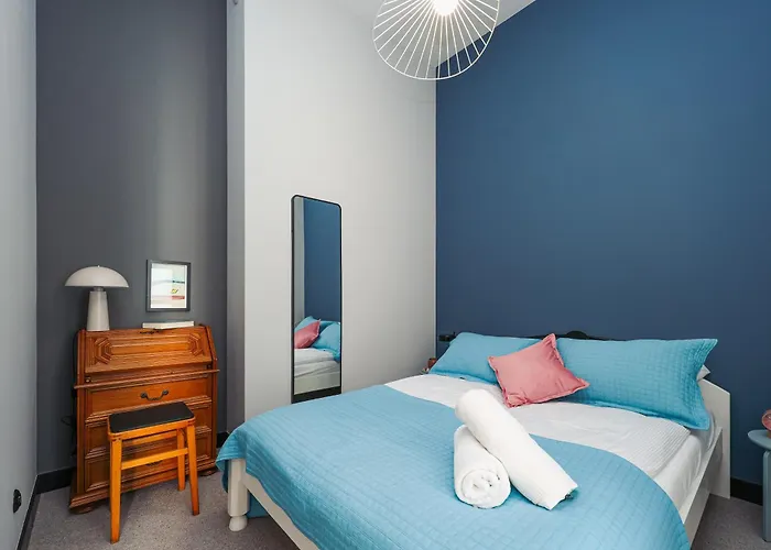 Duo Tones, Art & Nature, Parking *